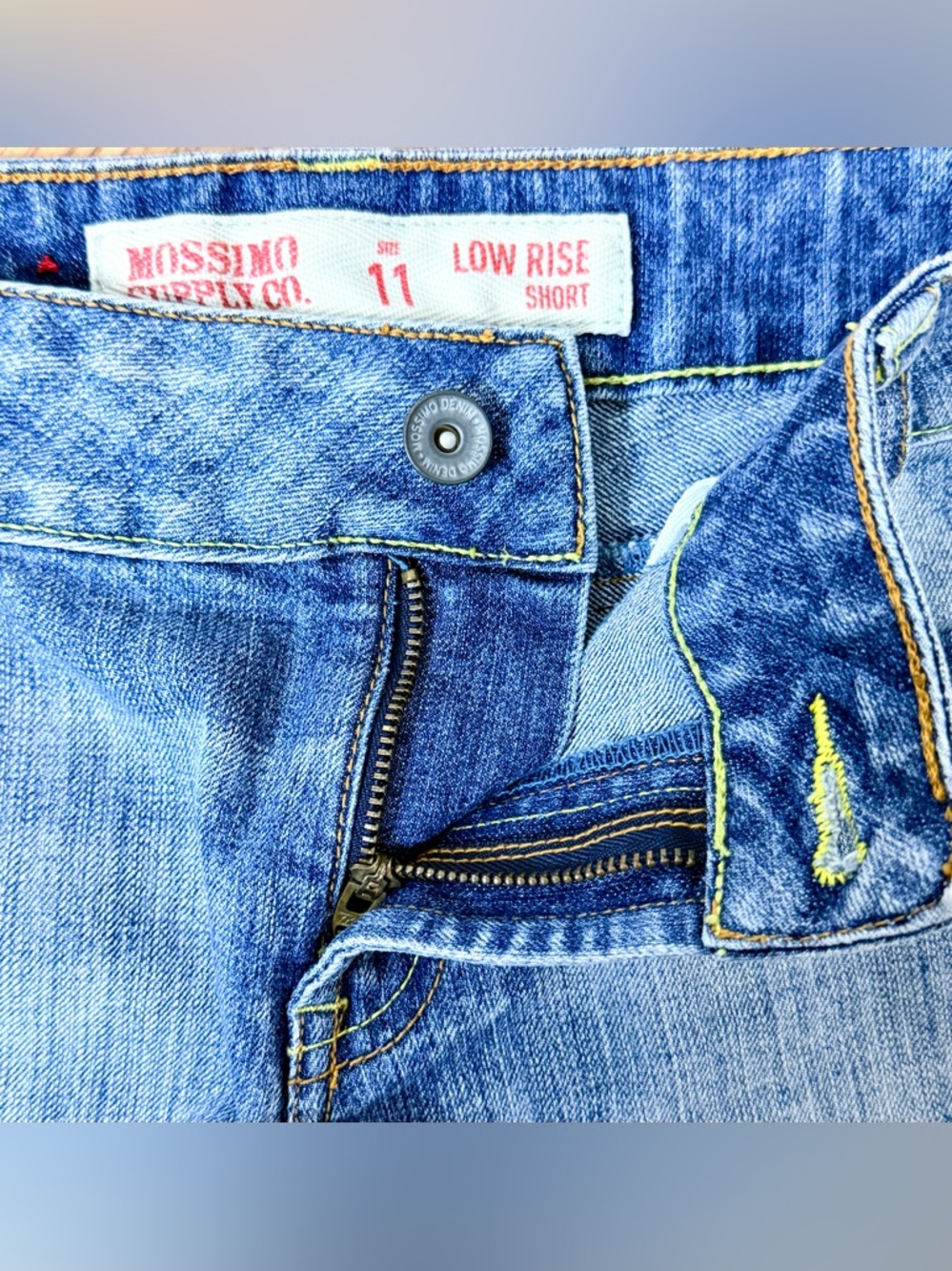 Y2K Embroidered star flap pocket low rise Jean shorts size 11 size 30 - Picture 7 of 17